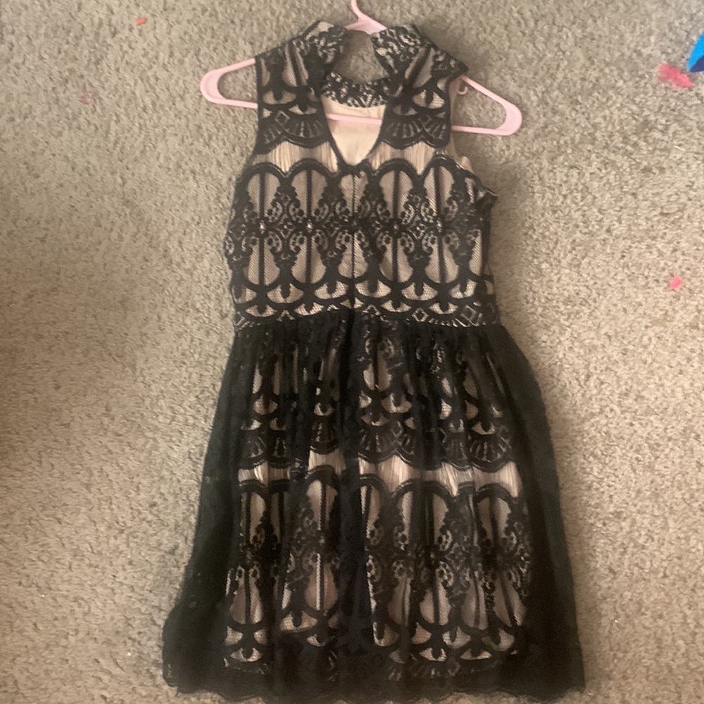 Miss Behave black lace dress with lining, size 16, - Picture 2 of 3